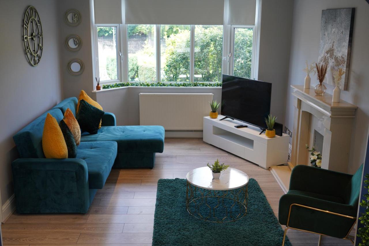 Valley Road- 3 Bedrooms Sleeps 5, Free Parking & Wifi - Close To Centre, & Hospital Villa Nottingham
