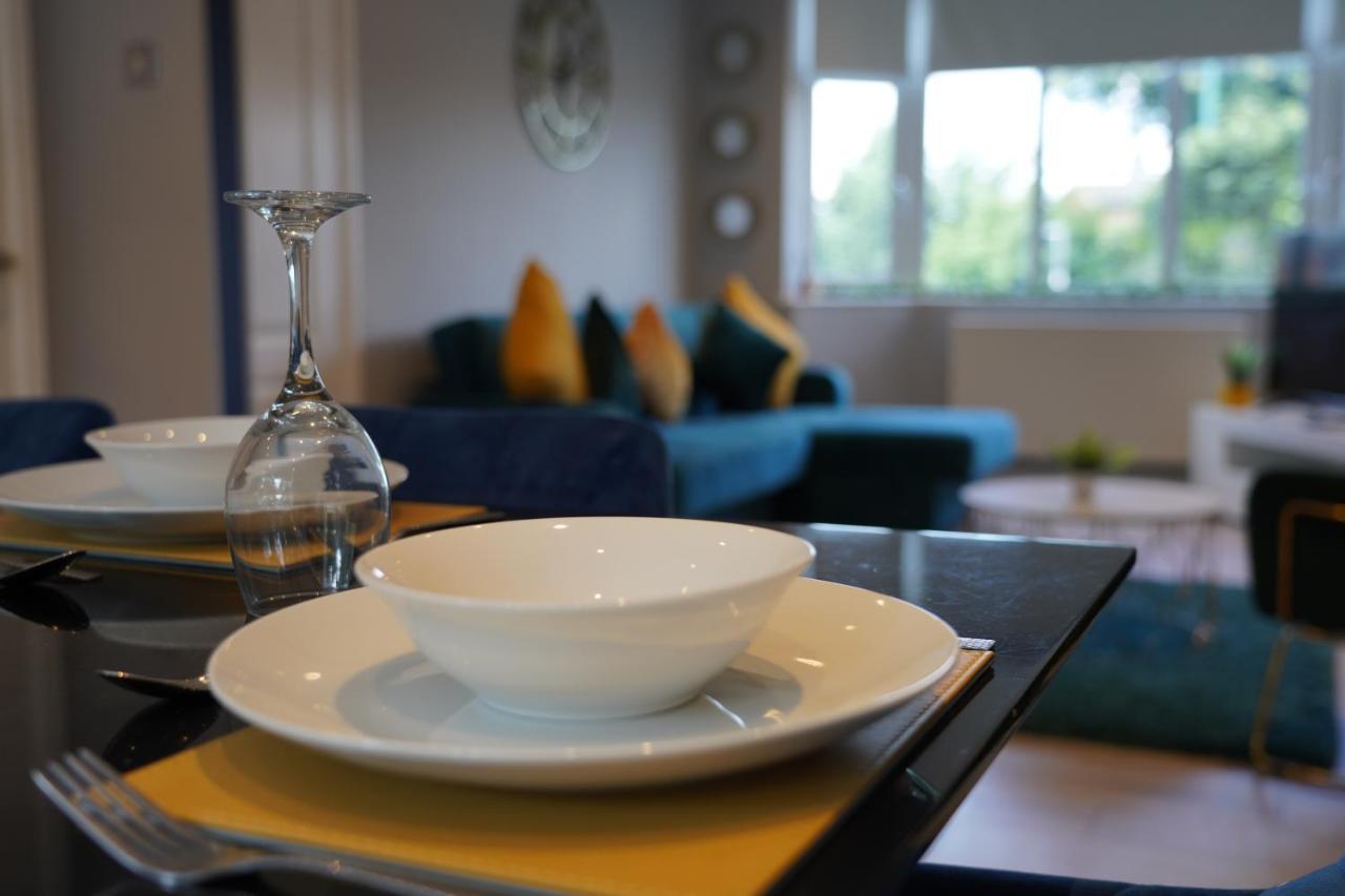 Villa Valley Road- 3 Bedrooms Sleeps 5, Free Parking & Wifi - Close To Centre, & Hospital Nottingham