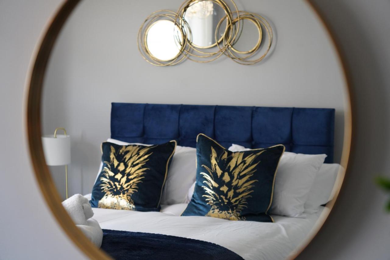 Valley Road- 3 Bedrooms Sleeps 5, Free Parking & Wifi - Close To Centre, & Hospital * Nottingham